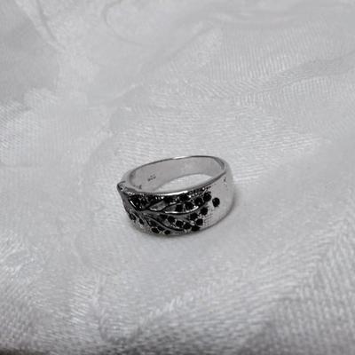 Vintage Emeralds On A Winding Vine 925 Ring Size 8.5