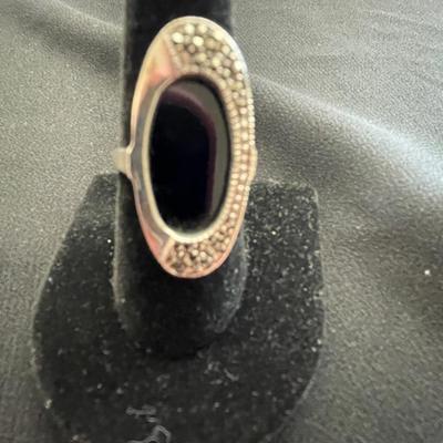 STERLING SILVER PATTERNED RING WITH BLACK ONYX