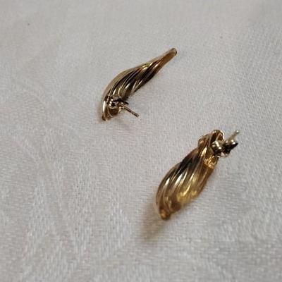 Vintage Unique 14K Gold Ornate Textured Earrings