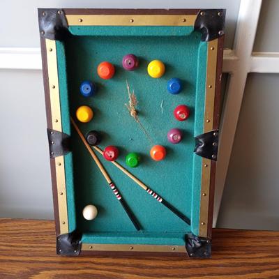 UNIQUE POOL TABLE CLOCK AND POKER CHIPS