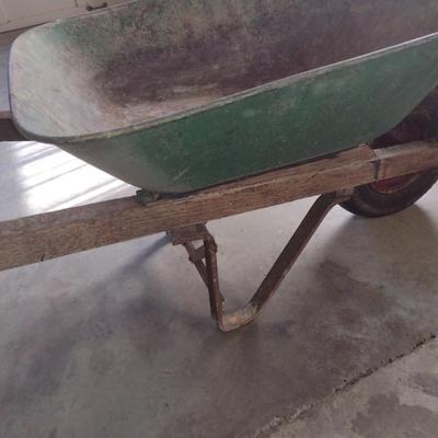 Contractor Grade Metal Pan Wheelbarrow