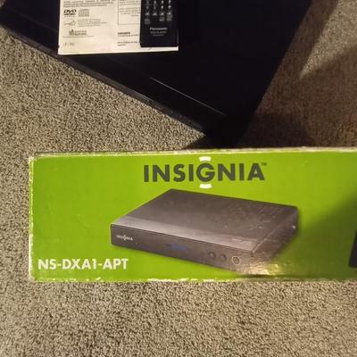 PANASONIC DVD/CD PLAYER WITH REMOTE AND IINSIGNIA CONVERTER BOX
