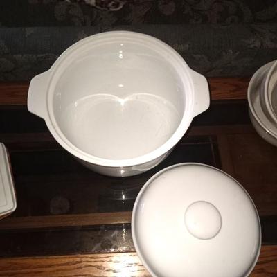 WHITE STONEWARE BAKEWARE