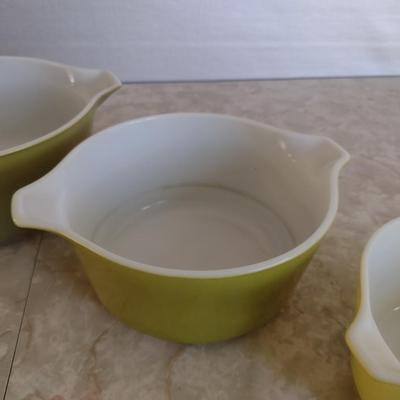 Set of Three Vintage Stacking Pyrex Baking Dishes with Lids