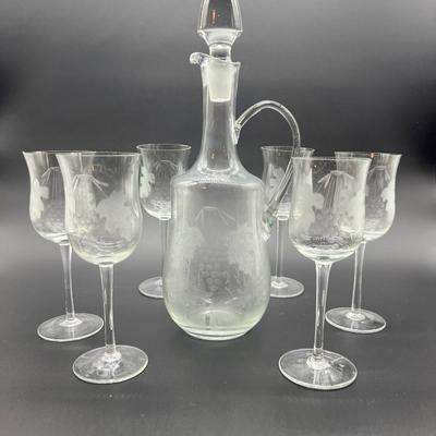 Vintage Etched Grape & Leaf Carafe Pitcher and Glasses