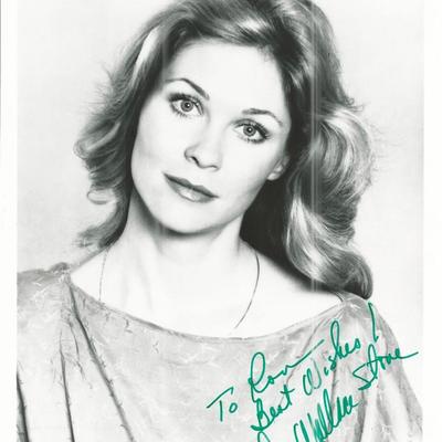 ETs Dee Wallace Signed Photo