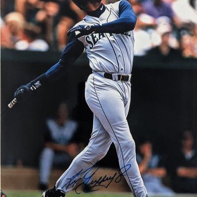Ken Griffey Jr signed photo- GFA Authenticated