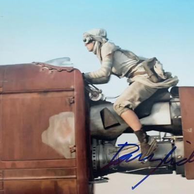Star Wars Daisy Ridley signed movie photo