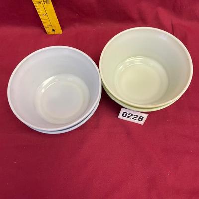 Vtg Hazel Atlas moderntone pastel bowl