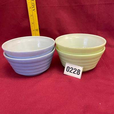 Vtg Hazel Atlas moderntone pastel bowl