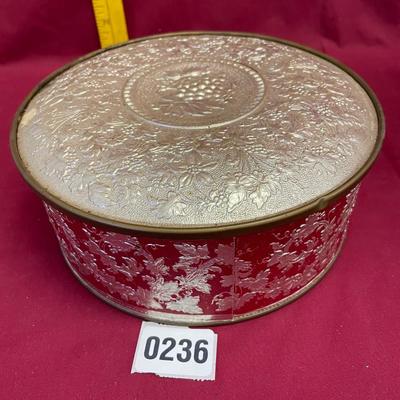 Vintage Goldmetal tin by Guildcraft