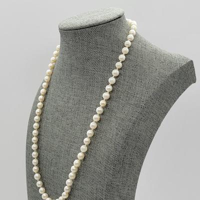 LOT54: 14K Gold Clasp Cultured Pearl 19.5