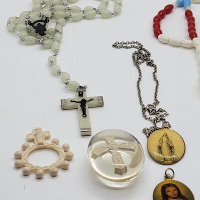 LOT78: Vintage Rosaries & MORE