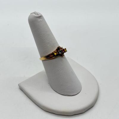 LOT 112: 10K Gold Multicolored Diamond Chip Size 7 Ring - 2.12 gtw