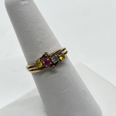 LOT 112: 10K Gold Multicolored Diamond Chip Size 7 Ring - 2.12 gtw