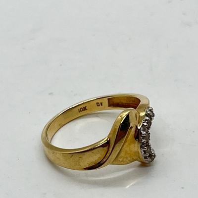 LOT 114: 10K Gold  Diamond Chip Size 8 Ring - 2.55g