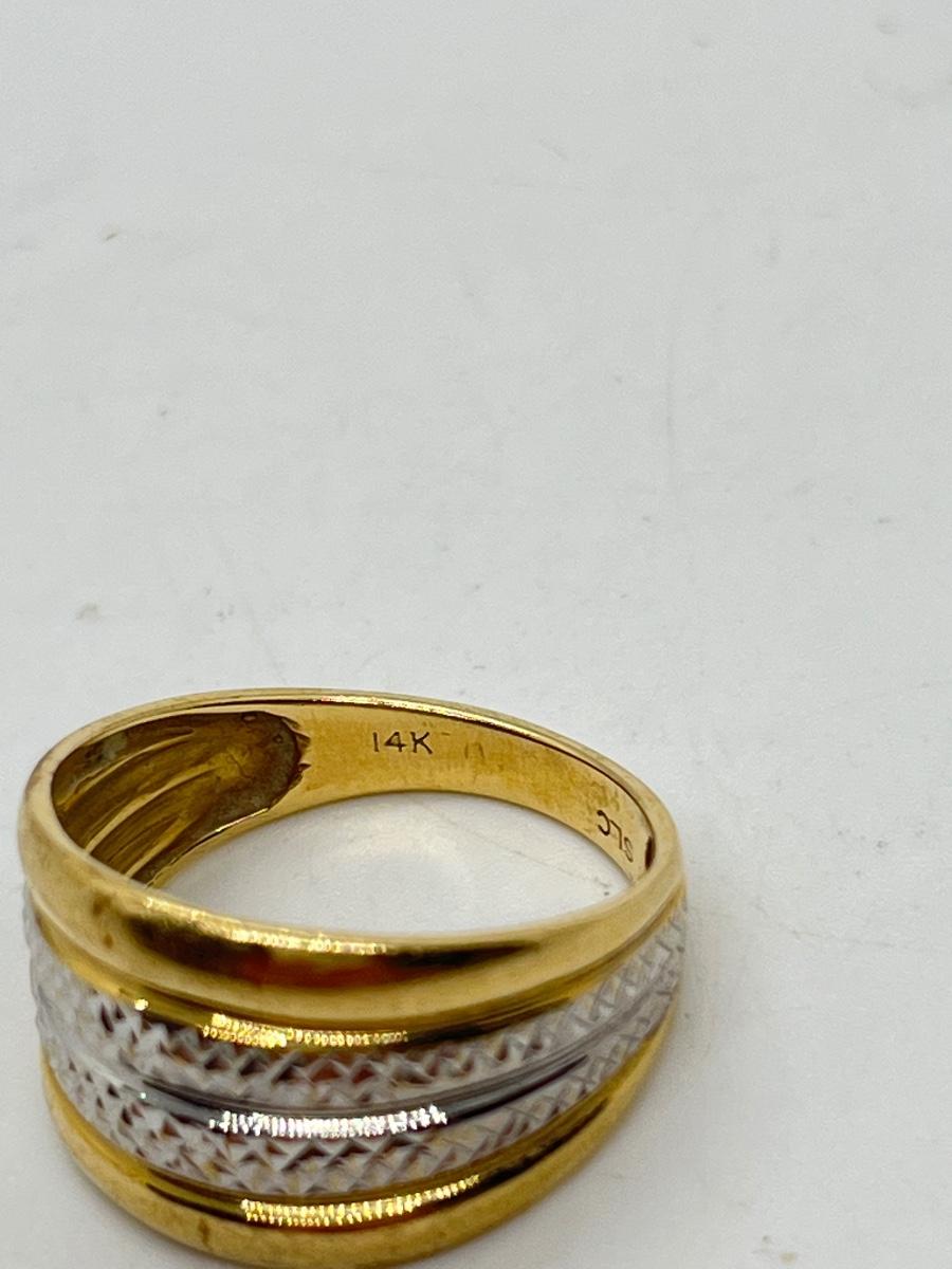 LOT 124 14K Gold Marked
