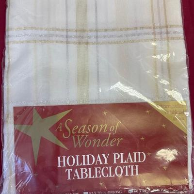 60x84â€ oblong holiday plaid tablecloth