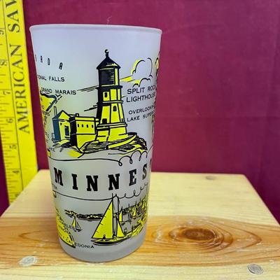 Minnesota-Hazel atlas state souvenir frosted state mug