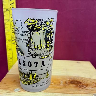 Minnesota-Hazel atlas state souvenir frosted state mug