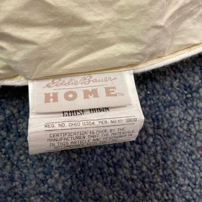 Queen size, Eddie Bauer goose down comforter