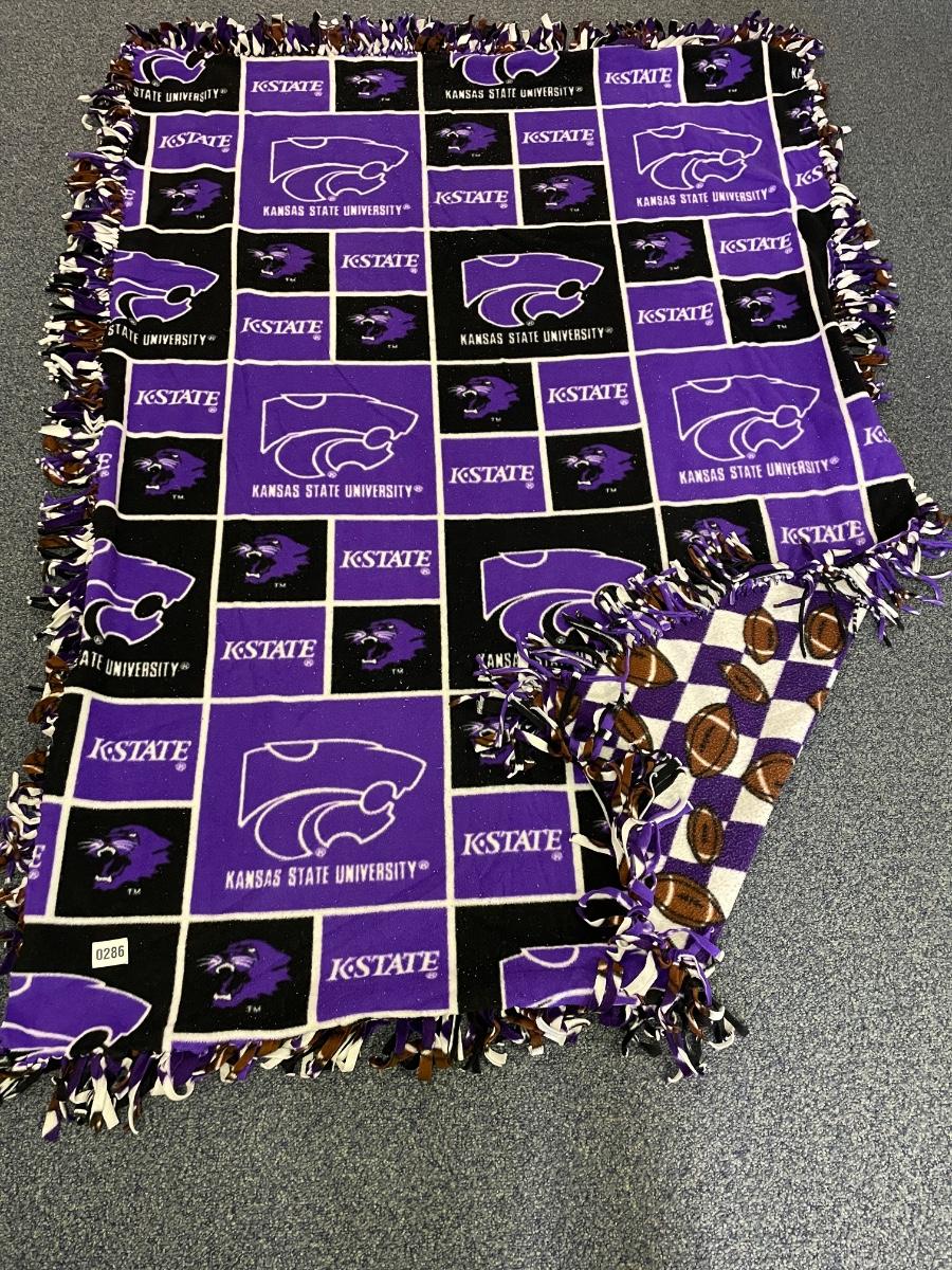 Kstate tie blanket