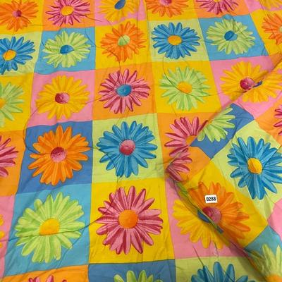 Reversible comforter 7â€™x6â€™