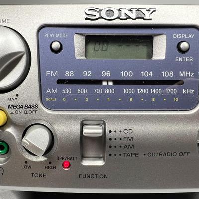 SONY CFD-V17 Boombox CD Cassette AM Fm Radio with Box