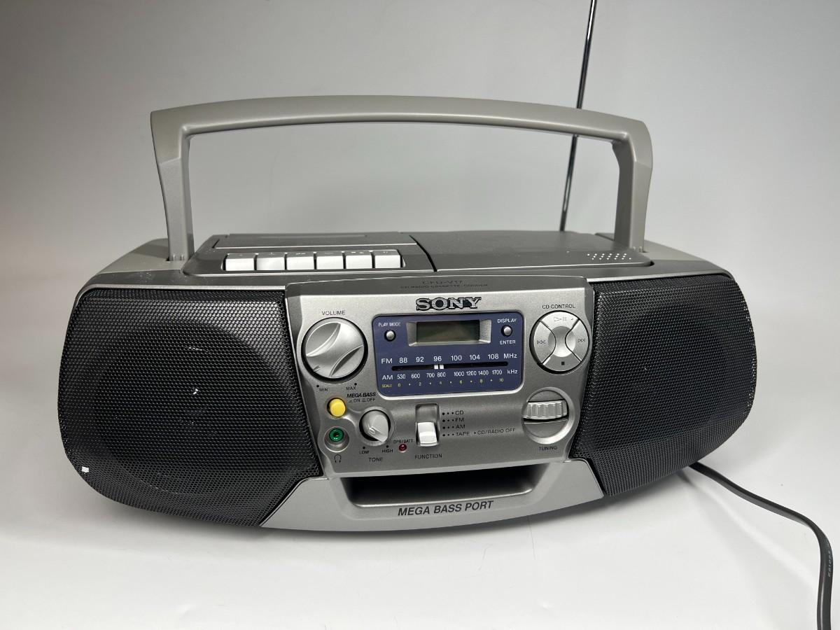 SONY CFD-V17 Boombox CD Cassette AM Fm Radio with Box