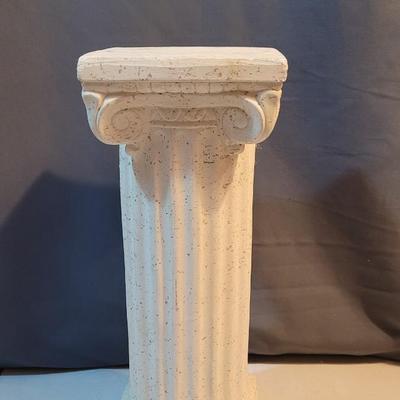 Lot 7: Outdoor Plant or Statue Column