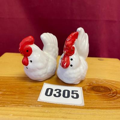 Japan, white and red salt and pepper shakers