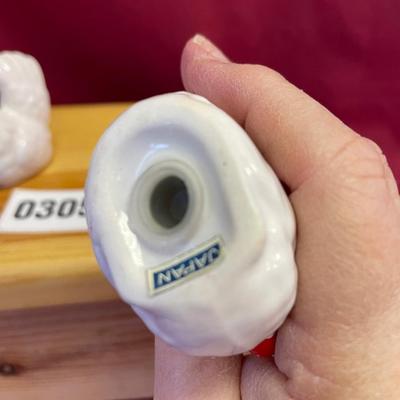 Japan, white and red salt and pepper shakers