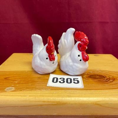 Japan, white and red salt and pepper shakers