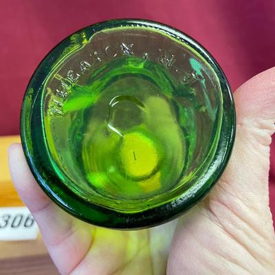 Wheaton â€œWashingtonâ€glass bottle