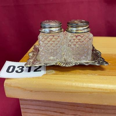 Mini cut clear glass-salt & pepper