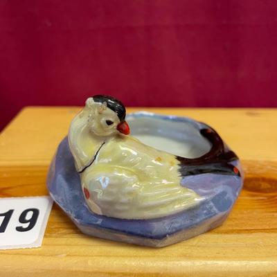 Parrot dish