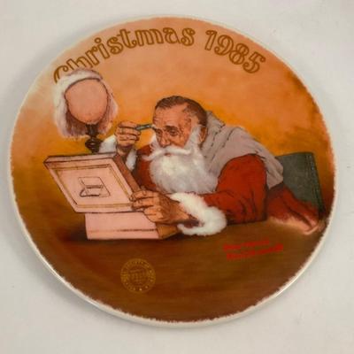 Norman Rockwell Christmas collector plate, 1985 â€œGrandpa Plays Santaâ€ Knowles limited edition