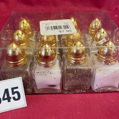 12 salt and pepper shakers