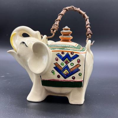 Vintage Ceramic Elephant Teapots with 4 Mugs *Read Details