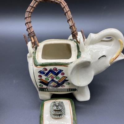 Vintage Ceramic Elephant Teapots with 4 Mugs *Read Details