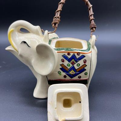 Vintage Ceramic Elephant Teapots with 4 Mugs *Read Details