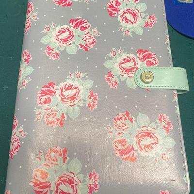 52 Organizer, pouches and KU Hat