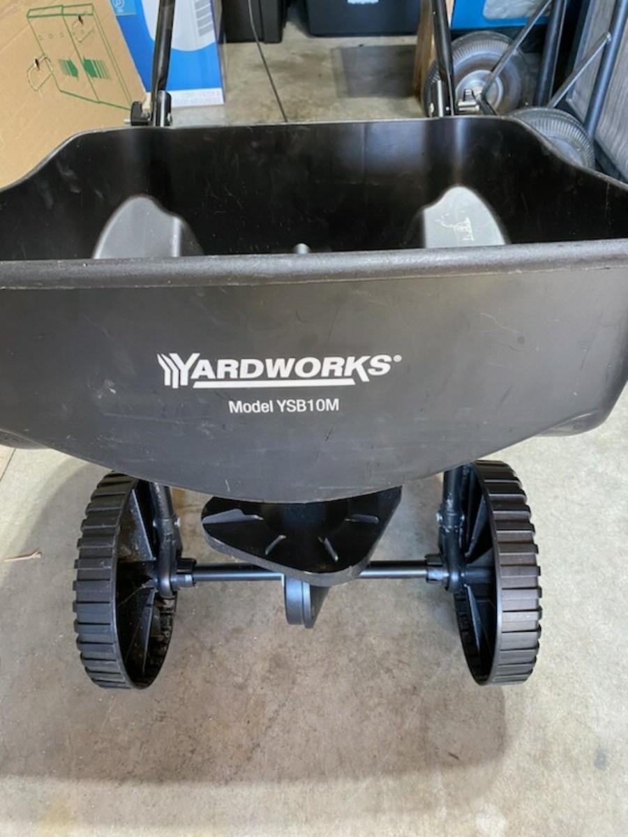 Yardworks Spreader