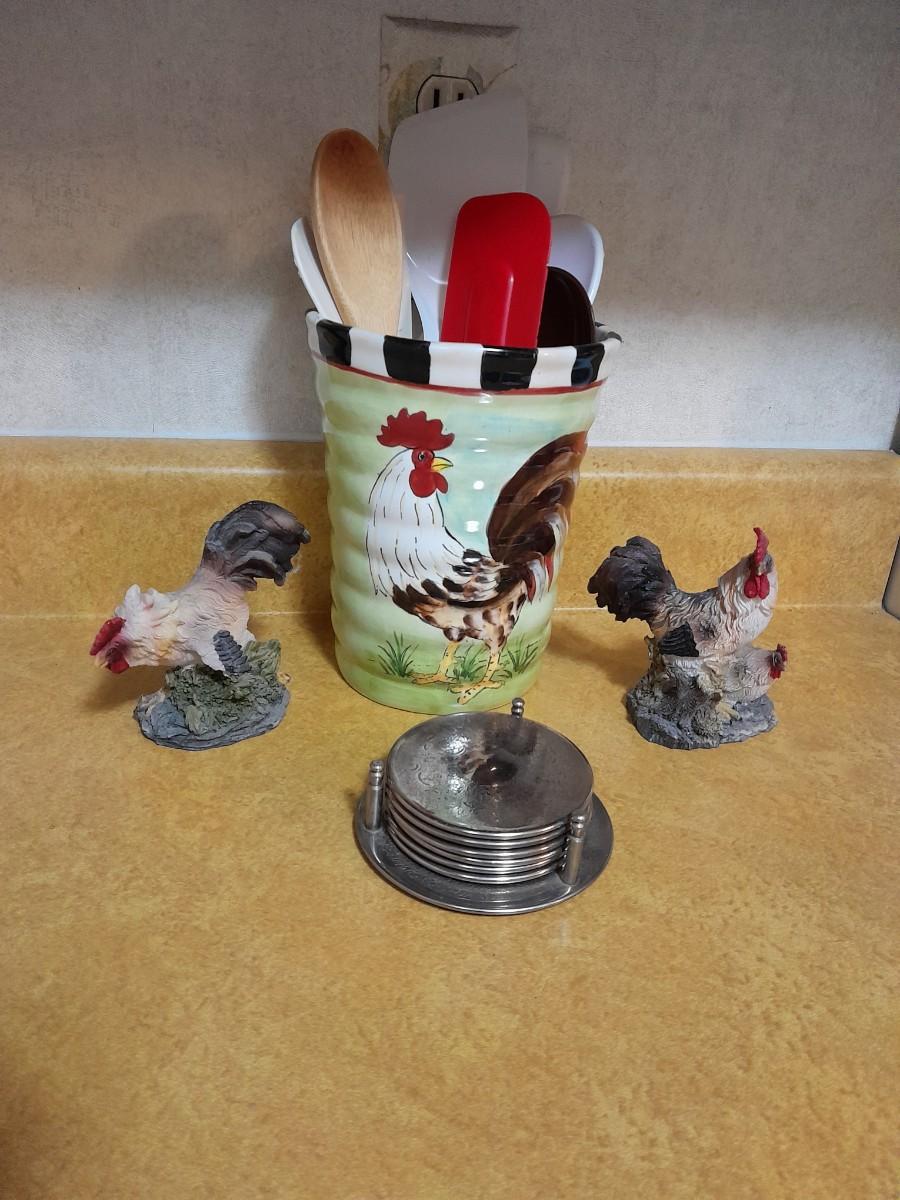 Rooster themed kitchen utensil holder Trempest silvercolored coaster