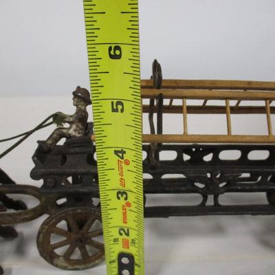 Hubley Cast Iron Fire Brigade Horse Drawn Ladder Wagon