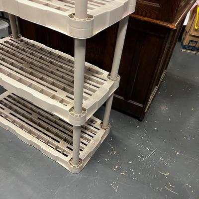 Plastic Rubber Maid Shelf for Storage