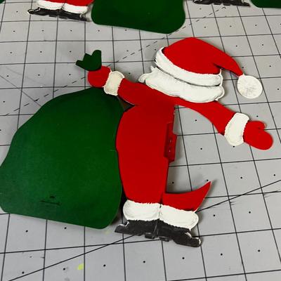 5 Christmas Santa Centerpiece Paper DÃ©cor. 
