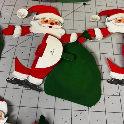 5 Christmas Santa Centerpiece Paper DÃ©cor. 
