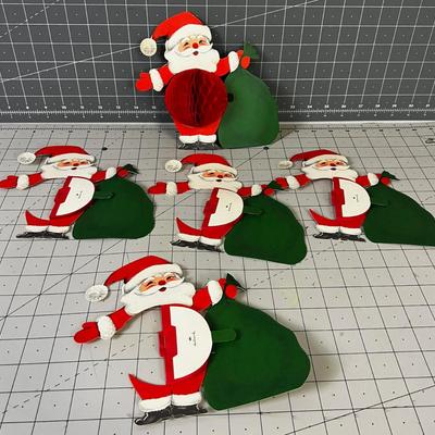 5 Christmas Santa Centerpiece Paper DÃ©cor. 