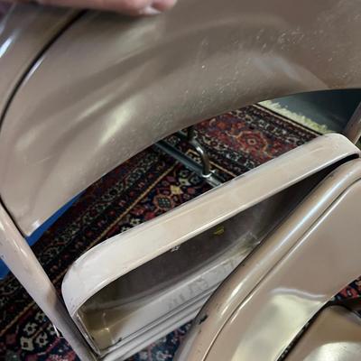 2 Metal Folding Chairs 